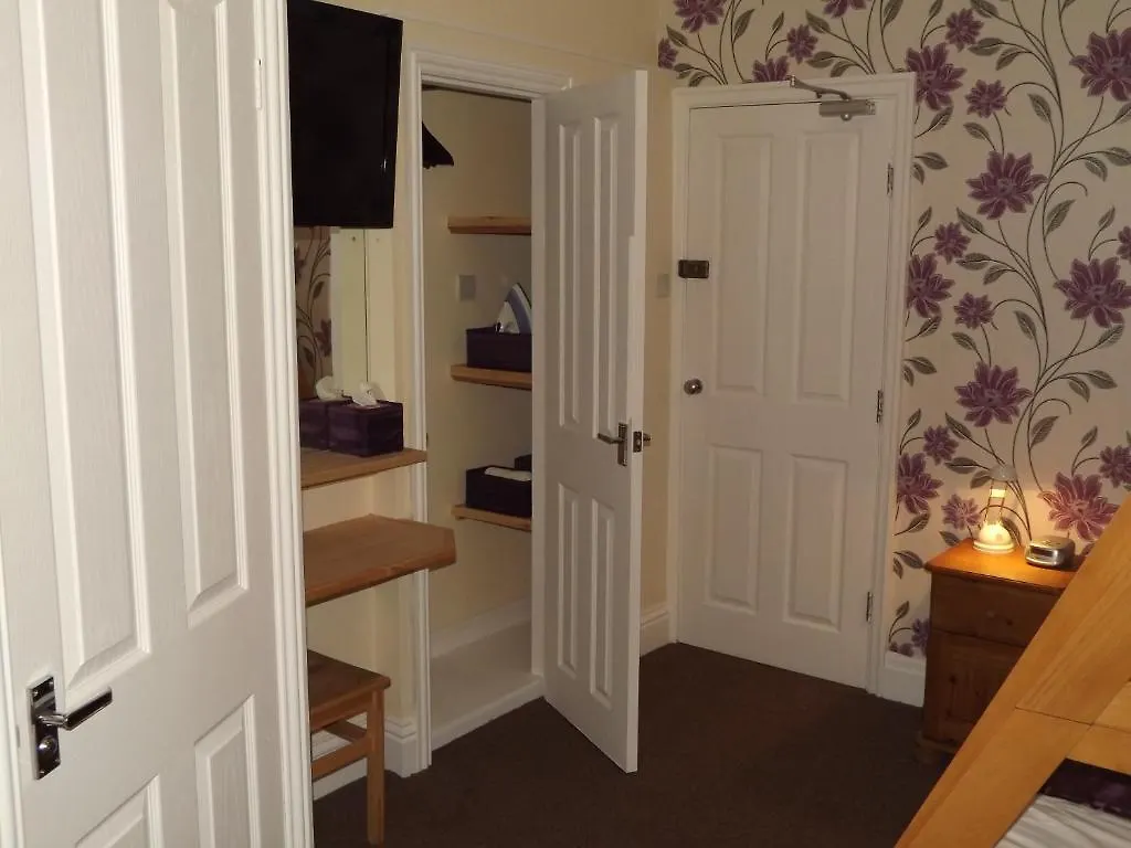 בית הארחה סקארבורו Northcote Hotel - B&B